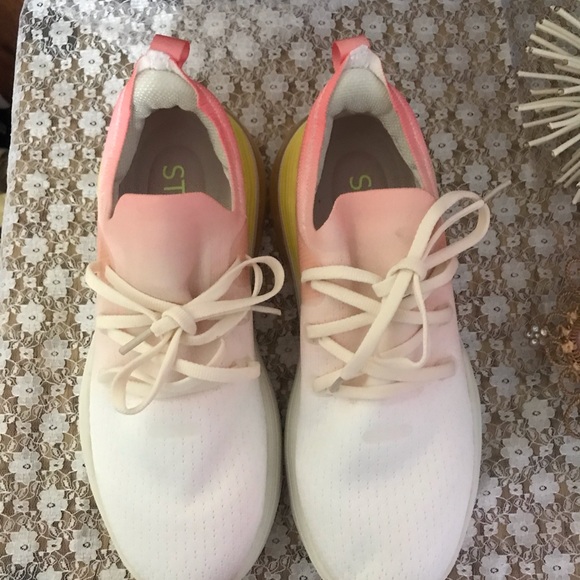 STQ shoes size 8.5 - Picture 2 of 7